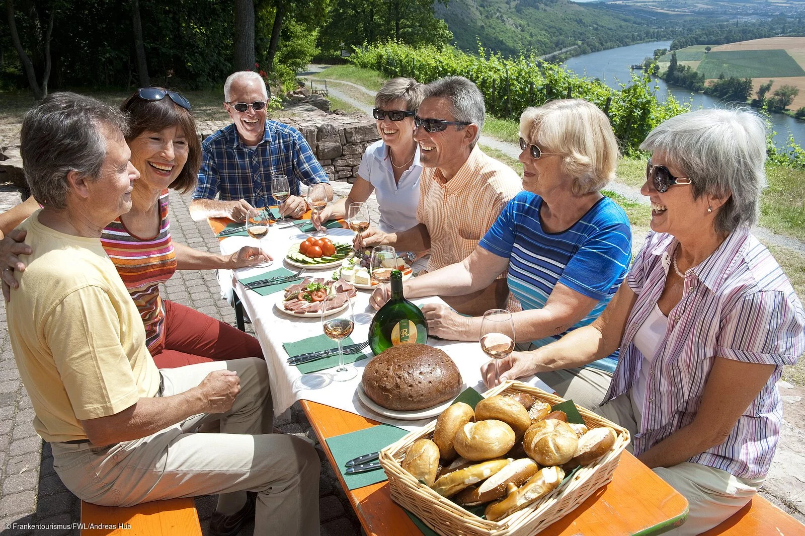 Brotzeit in den Weinbergen