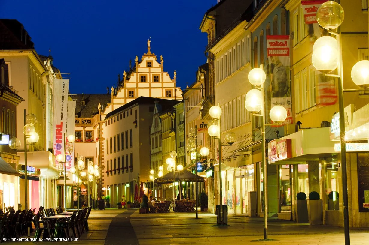 Fußgängerzone Schweinfurt am Abend