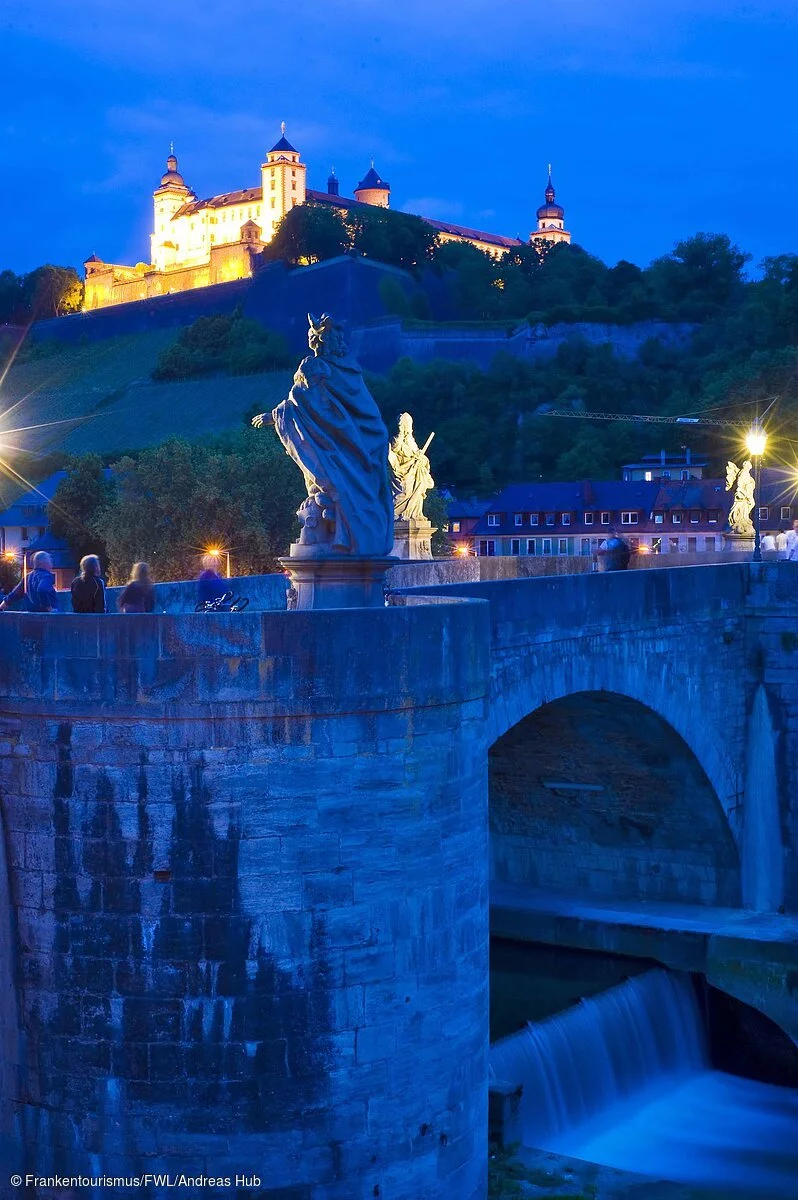 Alte Mainbrücke und Festung Marienberg